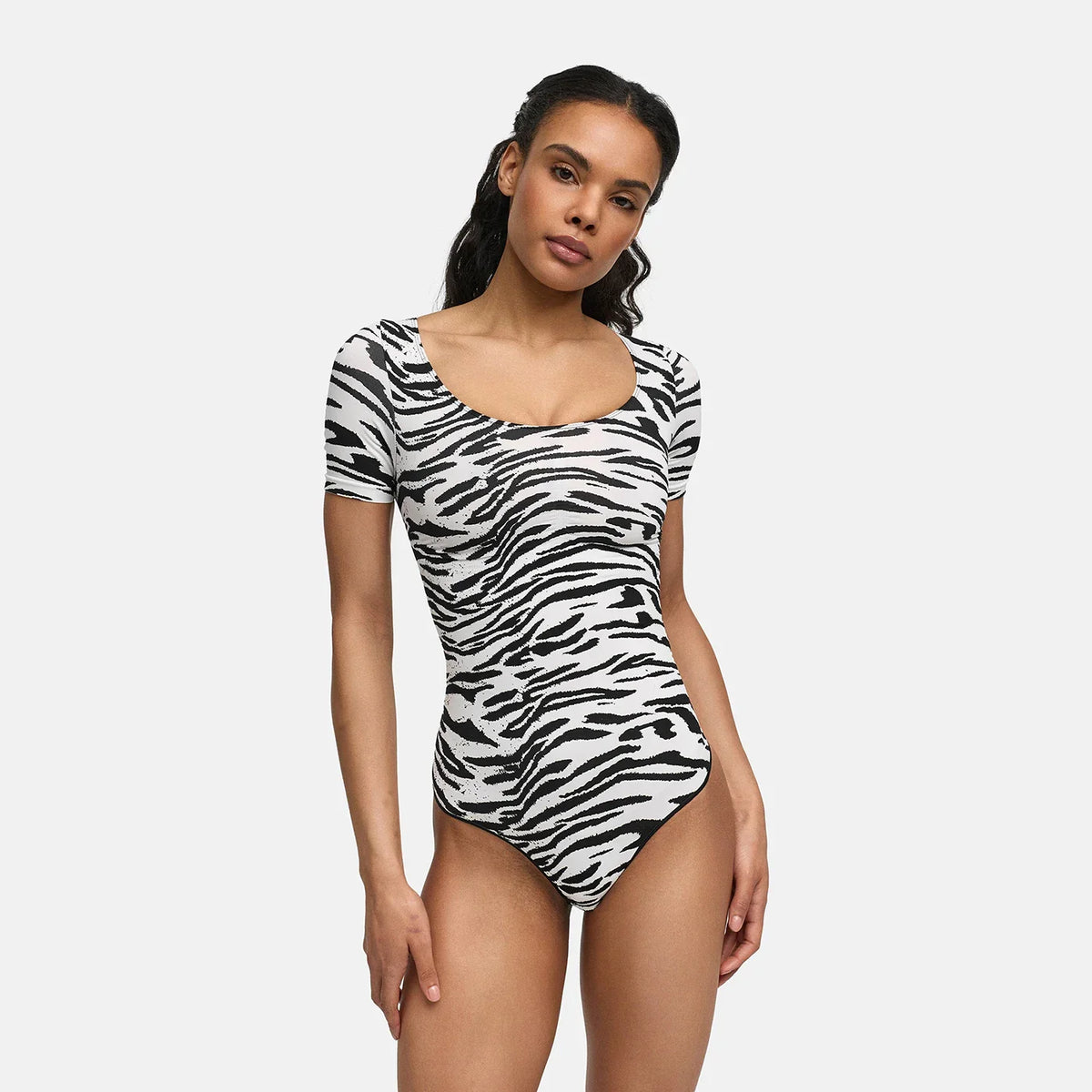 T-Shirt Bodysuit Sculpting Shapewear mit String
