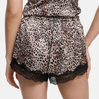 Satin Shorts mit Spitze